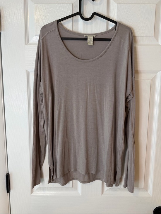White + Warren Tops - White + Warren Light Gray Long-Sleeve Scoop Neck Women's Top